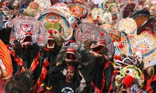 FOTO KEDIRI LAGI : Begini 1.700 Penari Barongan di SLG