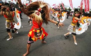 FOTO KEDIRI LAGI : Begini Maraknya Pawai Budaya Kediri