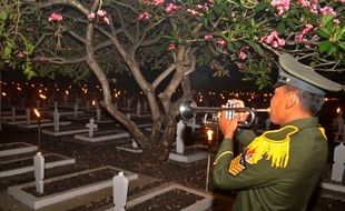 FOTO PERAYAAN HUT RI : Begini Renungan Suci di TMP Kota Madiun