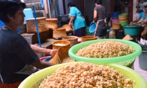 TEMPE MADIUN : Perajin Madiun Terpaksa Tambah Biaya Produksi Tempe