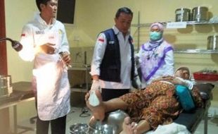 IBADAH HAJI 2015 : Sandal Hilang, Calhaj Asal Embarkasi Solo Kakinya Melepuh