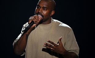 SENSASI ARTIS : Kanye West Ngaku Utang Rp710 M