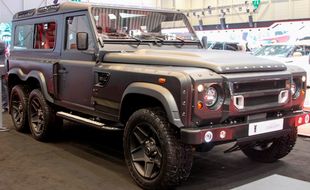 MOBIL KONSEP : Wow, Land Rover 6 Roda Ini Dijual Rp4 Miliar