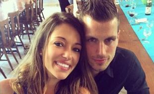 KEKASIH PESEPAK BOLA : Pacar Schneiderlin Tak Malu Jadi Pramuniaga