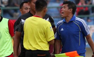 FOTO PIALA KEMERDEKAAN 2015 : Ini Dokumentasi Ricuh Persis Vs Persinga