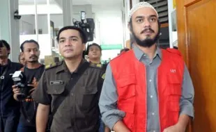 KASUS NARKOBA ARTIS : Batal Direhabilitasi, Rio Reifan Menangis Terima Hukuman 