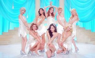 K-POP : Bergaya Retro, Personel SNSD Cantik di Video Klip Terbaru 