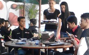 KOMUNITAS MOTOR : Kopdar Rutin Pengguna CB150R Madiun Jadi Ajang Pamer Kreativitas