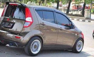 MODIFIKASI MOBIL : JDM Style Ini Bikin Suzuki Splash Lebih Elegan