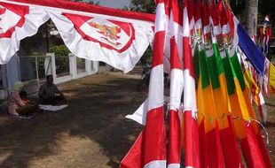 HUT KEMERDEKAAN RI : Pedagang Bendera Musiman di Kulonprogo Dipasok dari Bandung 