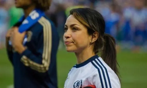 LIGA INGGRIS 2015/2016 : Inilah Eva Carneiro, Dokter Cantik yang Bikin Suporter Salah Fokus