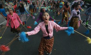 FESTIVAL SENI DIY : 30 Kelompok Seni Meriahkan Festival Seni di Pasar Ngasem