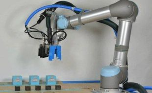 TEKNOLOGI ROBOT : Induk Robot, Robot yang Bisa Ciptakan Robot