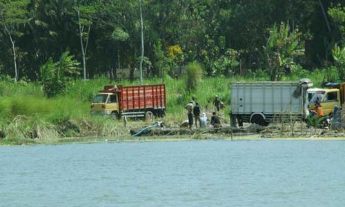 PENAMBANGAN ILEGAL : Lewat Batas Tenggang Izin, Penambang di Sungai Progo Nekat Beroperasi