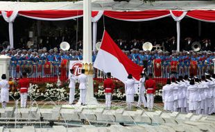 PERINGATAN KEMERDEKAAN RI : Briand, Sang Pengerek Bendera dari Papua Sempat Nervous