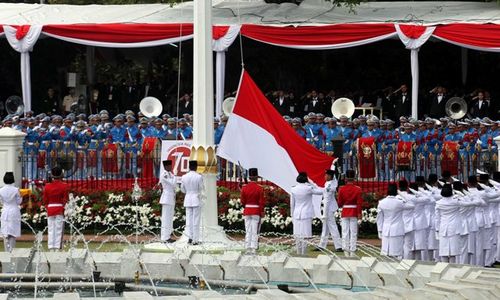 PERINGATAN KEMERDEKAAN RI : Briand, Sang Pengerek Bendera dari Papua Sempat Nervous