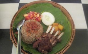 KULINER SOLO : Nasi Kebuli Mbah Soleh: Nikmatnya Kebuli Bercita Rasa Jawa