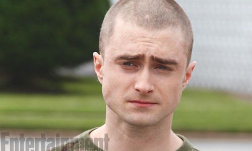 FILM TERBARU : Perankan Agen FBI, Daniel Radcliffe Kini Berkepala Botak