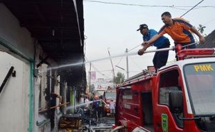 KEBAKARAN MADIUN : Diskoperindagpar Madiun Siapkan Pasar Darurat untuk Pedagang Nglames