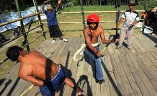 FOTO KEMARAU 2015 : Seni Tiban Panggil Hujan di Blitar