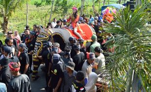 Foto Seni Gajah-Gajahan Ponorogo