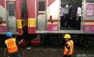 KECELAKAAN KERETA API : 2 KRL Bertabrakan di Stasiun Juanda