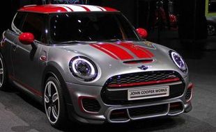 INOVASI MINI : Mini Mulai Produksi Sedan