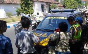 PELANGGARAN LALU LINTAS : Pengendara Tak Berhelm SNI Dominasi Hasil Razia Polsek Mangunharjo