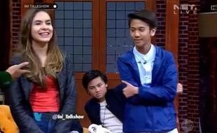 KABAR ARTIS : Ini Kisah Cinta Segitiga Iqbaal CJR-Stefhanie Elovi-Bastian Steel