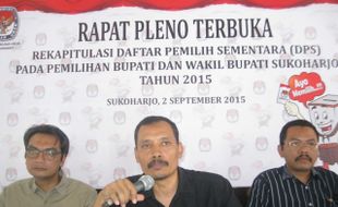 PILKADA SUKOHARJO : Panwaslu Rekomendasikan KPU Pindah Baliho