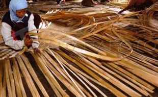 PELUANG KERJA : Pengrajin Bambu Kesulitan Cari tenaga Kerja