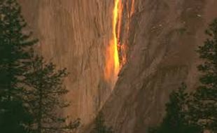 FENOMENA ALAM : Ada Air Terjun Api di Yosemite National Park