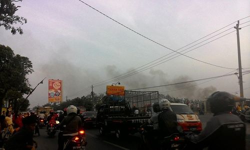 KEBAKARAN SOLO : Alang-Alang di Colomadu dan Kandang Kambing di Solo Terbakar