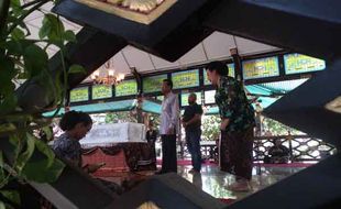 KRATON JOGJA : Istri Kelima HB IX dalam Kenangan Keluarga 