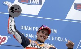 MOTOGP SAN MARINO 2015 : Rossi Salah Strategi, Marquez Juara Pertama