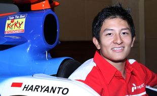 KALEIDOSKOP RIO HARYANTO 2015 : Rio Naik Kelas, Jalan Menuju F1