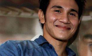 FILM TERBARU : Vino G Bastian Perankan Tokoh Chrisye