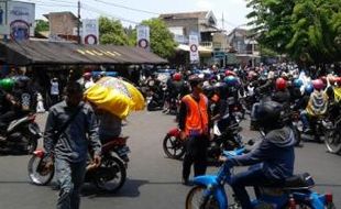 1 SURA : Ribuan Pesilat Konvoi, Begini Suasana Madiun