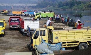 DEMO BURUH : Buruh Mogok, Pengusaha Truk Bisa Rugi Rp224 Miliar