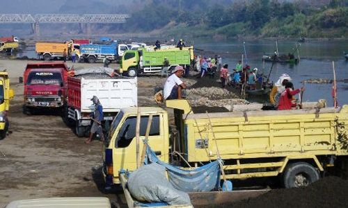 DEMO BURUH : Buruh Mogok, Pengusaha Truk Bisa Rugi Rp224 Miliar