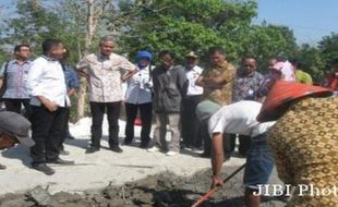 INFRASTRUKTUR WONOGIRI : Gubernur Jateng Setuju Pelebaran Jalan Selogiri-Purwantoro