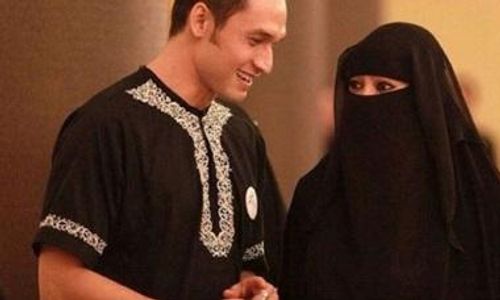 KABAR ARTIS : Ini yang Bikin Soraya Abdullah Mau Dinikahi Indra Bruggman