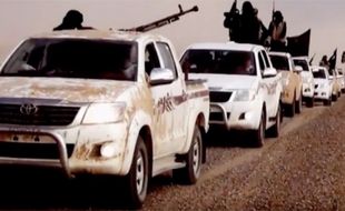 MOBIL TOYOTA : Mobil Dipakai ISIS, Toyota Dicurigai AS