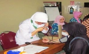 KELUARGA BERENCANA : Perempuan Kediri Gratis Pasang Kontrasepsi