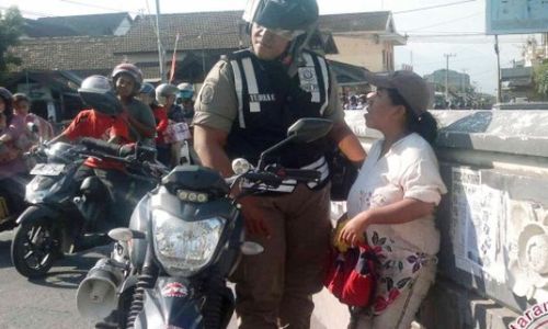 RAZIA PENGEMIS : Sehari Bisa Kantongi Rp600.000, Belasan Pengemis Tulungagung Dijaring Satpol PP