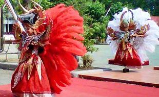 KAMPUS MADIUN : Tari Garuda dan Keris Meriahkan Dies Natalis Unmer Madiun