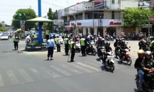 1 SURA : Belum 1 Sura, Pesilat Madiun Sudah Konvoi, Simpang Jalan Dijaga Ketat