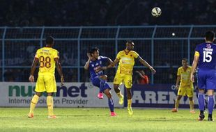 PIALA PRESIDEN 2015 : Singkirkan Arema Cronus, Sriwijaya FC Tantang Persib di Final