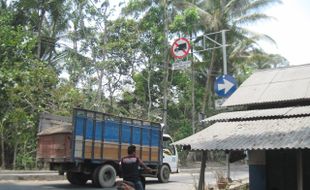 Intensitas Truk Galian C Melintas di Kemalang-Jatinom Meningkat