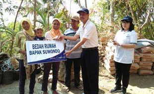 BEDAH RUMAH : BPD DIY Bantu Bedah 2 Rumah Warga